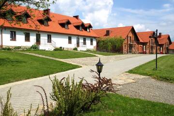 Фото Отель Wine Garden Hotel г. Комборня 1